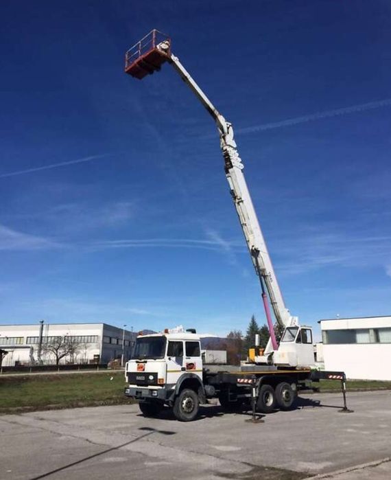 Аренда Услуги Послуги автовышки Оренда авто вежі 18-40метров