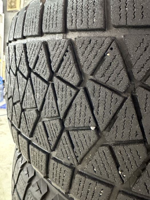 Зимняя резина Bridgestone Blizzak DM-V2 225/55 R17