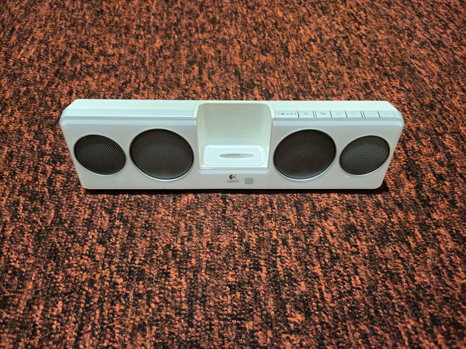 Портативная колонка Apple Logitech Pure-Fi Anywhere 2