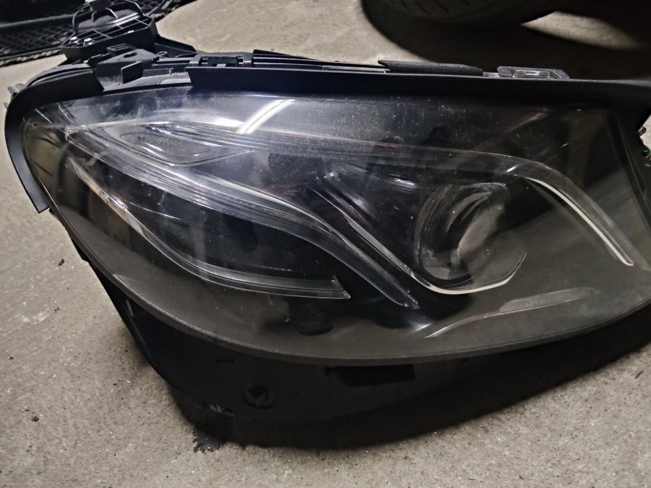 Farol direito Mercedes w213