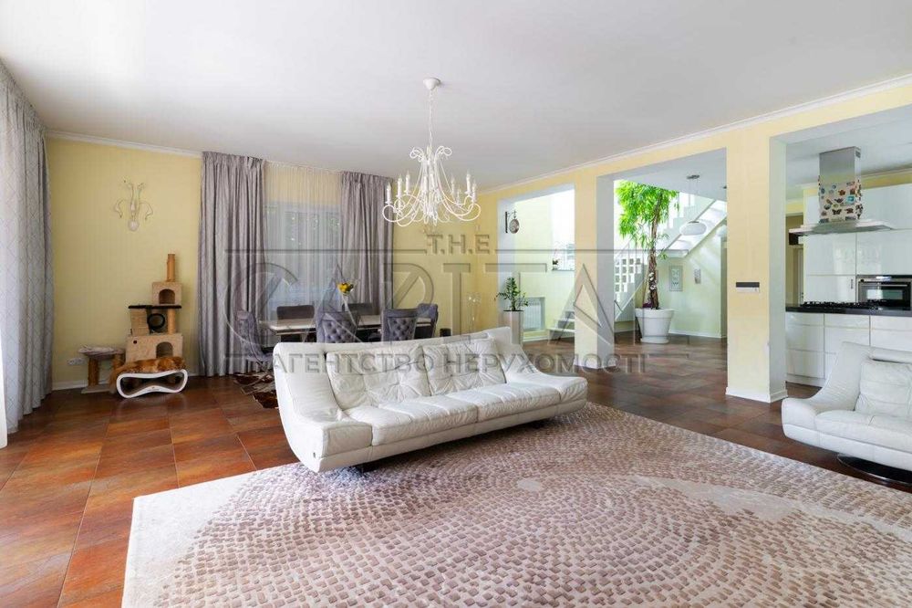 Продаж сучасного будинку 280 м² з підвалом 80 м² на ділянці 12 соток у Вишеньках