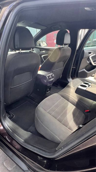 2011 рік Opel Insignia 1.6 Бензин