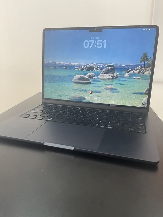MacBook Air M2 13” (2022) 8/256 GB