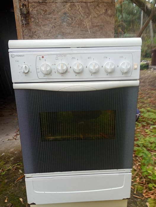 Kuchenka wolnostojąca Indesit