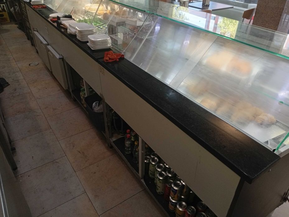 Conjunto vitrines pastelaria