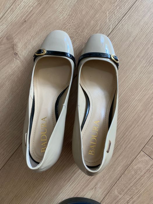 Czółenka buty półbuty Badura beżowe słupek