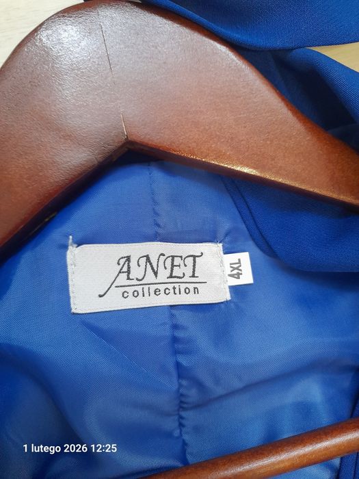 Kostium damski niebieski.