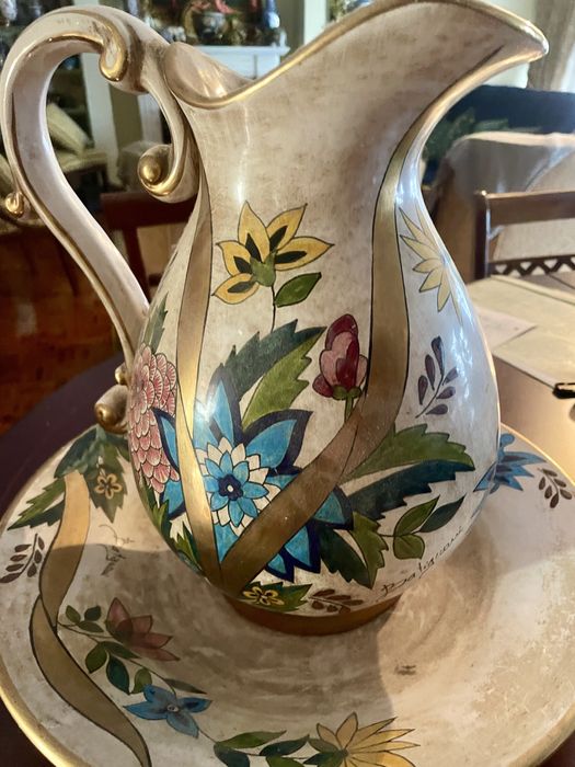 Jarro e bacia de porcelana italiana em estado impecavel