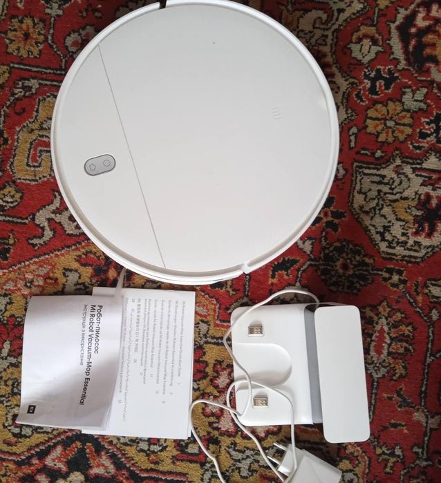 робот пилосос Xiaomi Mi Robot Vacuum-Mop Essential