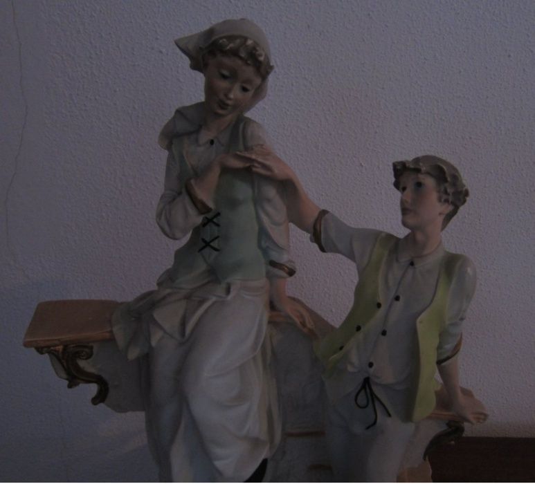 Estatueta Marfinite Casal de 36 cm de altura