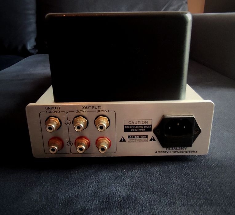 Lampowy przedwzmacniacz gramofonowy / liniowy Yaqlin MS-12B