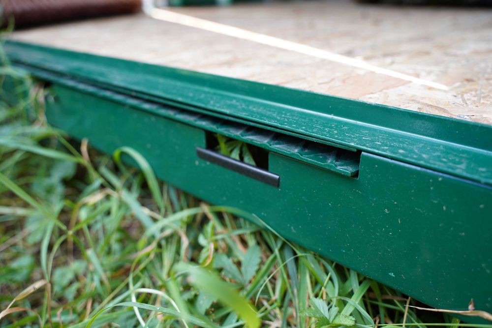 Cabana de Jardim 1,5m x 2,2m equipada com acessórios - Para Venda