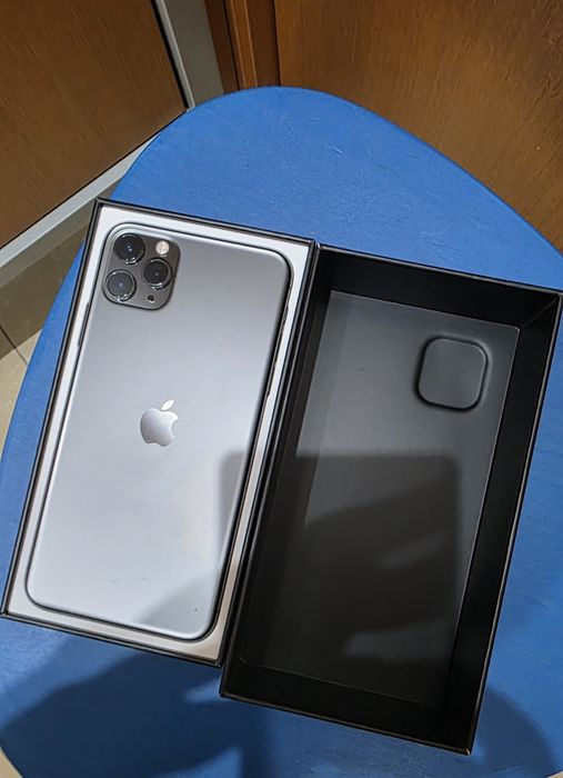 Iphone 11 Pro Max cinzento/preto