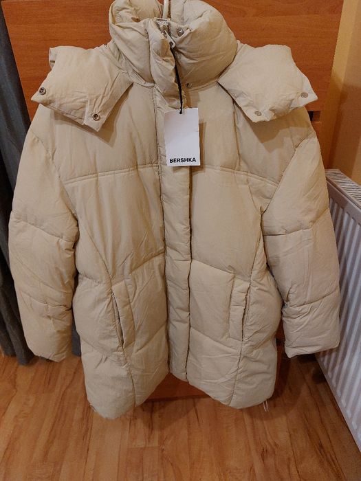 Nowa kurtka zimowa damska Bershka r .M