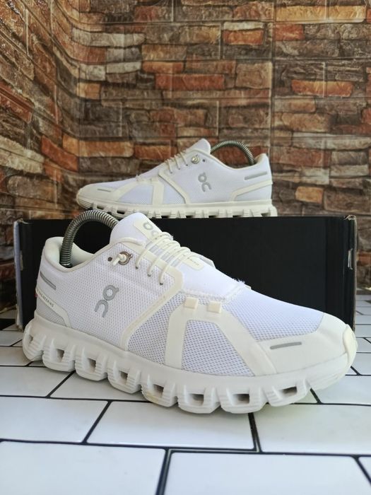 кросівки On-cloud (41р 26 см)