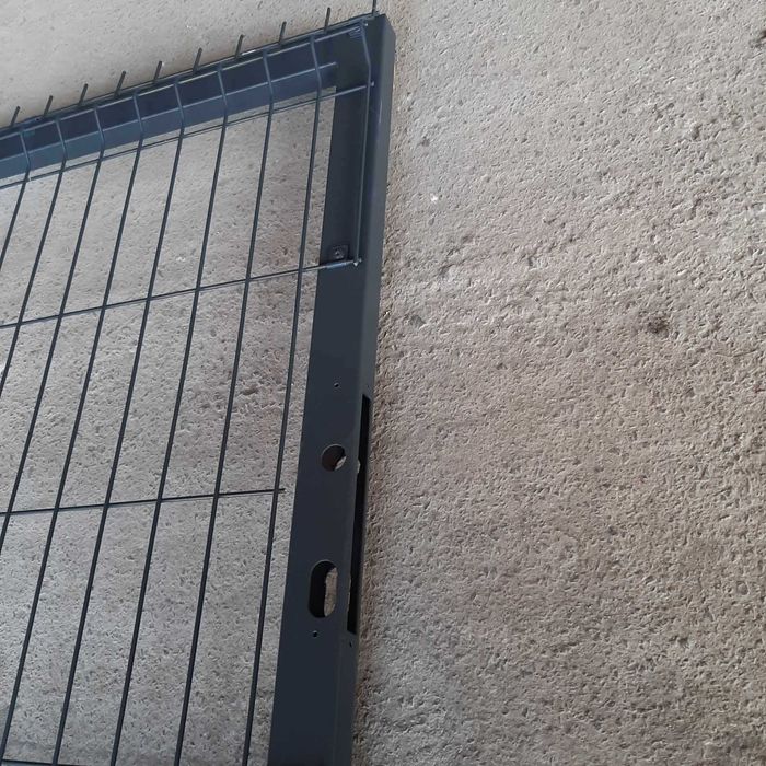 Tania furtka panelowa H150, 2 słupki H200. Kompletna gotowa do montażu