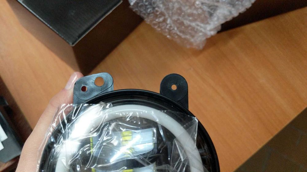 Противотуманные фары LED универсальная 4 дюйма+дхо глазки 100мм Cree