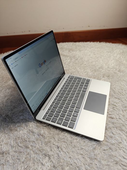 Microsoft Surface Laptop Go