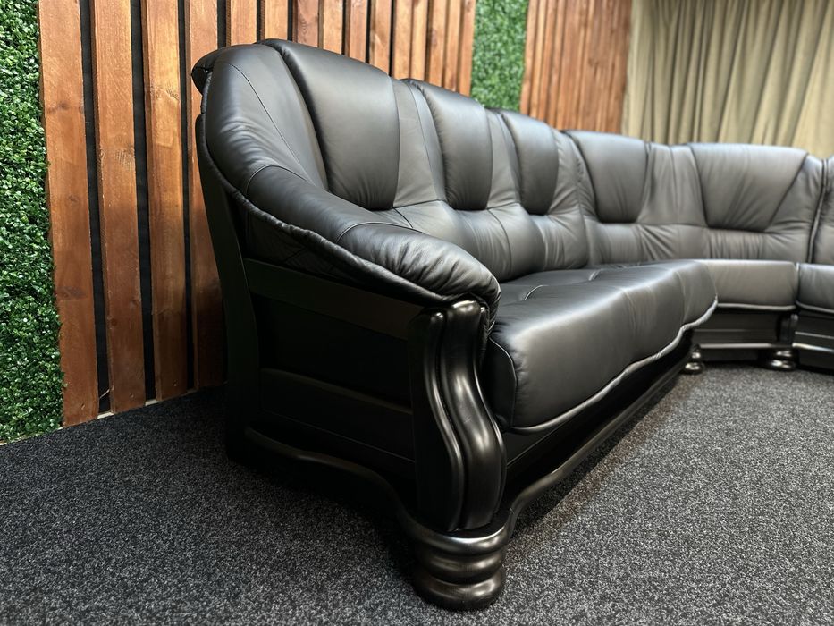 Новий шкіряний диван на дубі. Голандія. Нідерланди. Кожаный уголок.