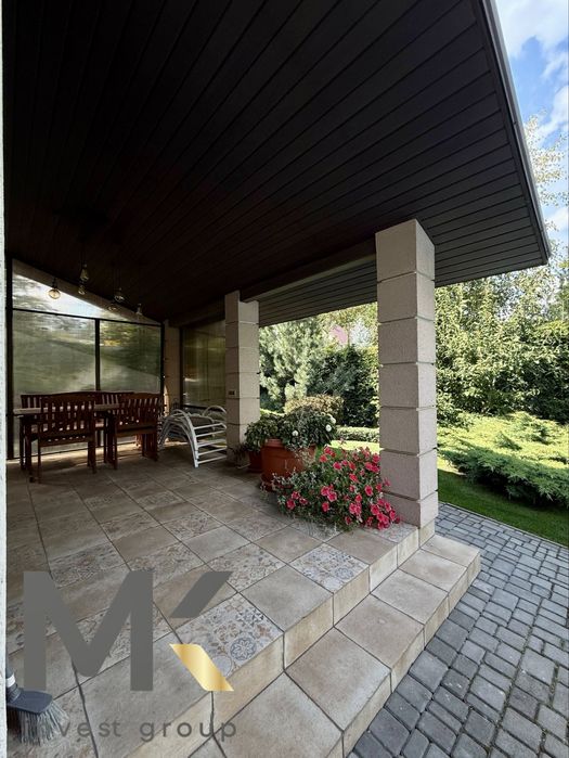 Будинок з ремонтом , басейном та банею. Лісова Буча. Продаж без %