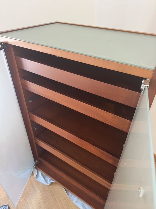 Camiseiro em cerejeira