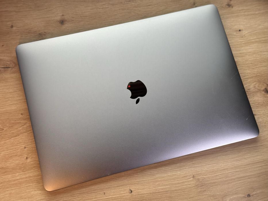 Komputer laptop Apple MacBook Pro 15,6” 512/16Gb / i7 / Radeon 4Gb !