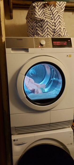 Сушильна машина AEG