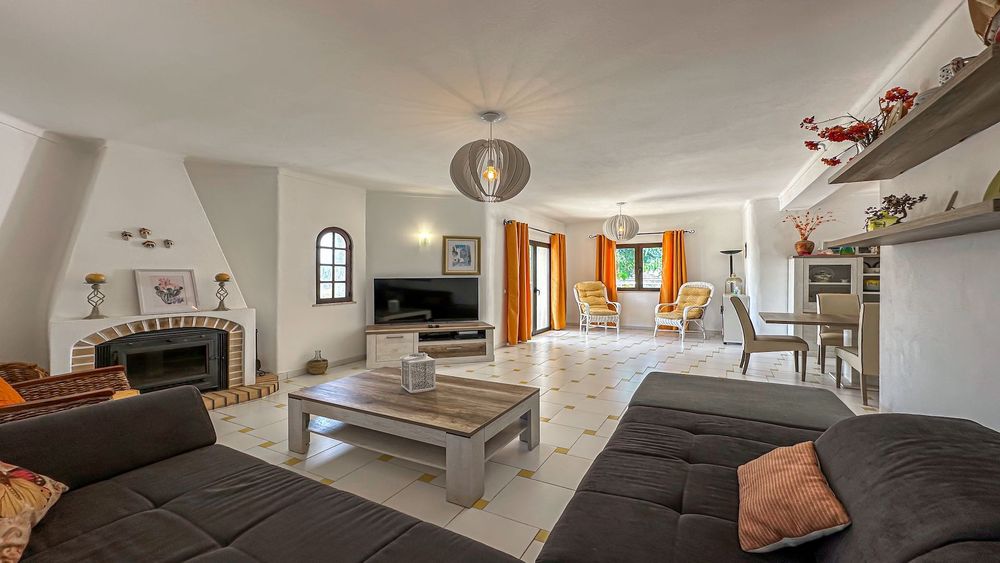 Vivenda V3 c/Piscina p/Férias. Albufeira-Algarve.