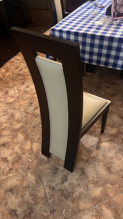 Cadeiras + Mesa em vidro para Sala de Jantar