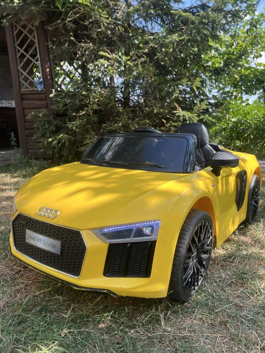 Машина Audi на дистанційному керуванні