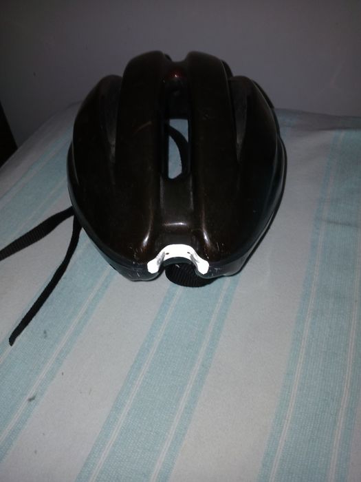 Vendu bicicleta usada é capacete. Linda!