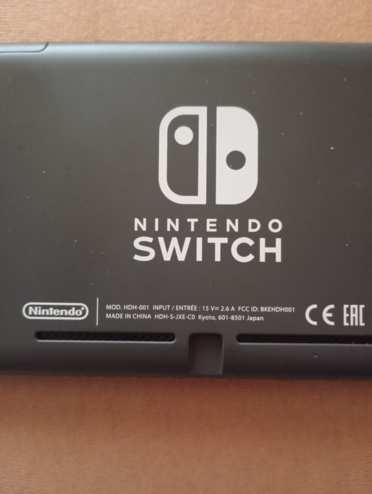 Nintendo Switch Lite z analogami Halla