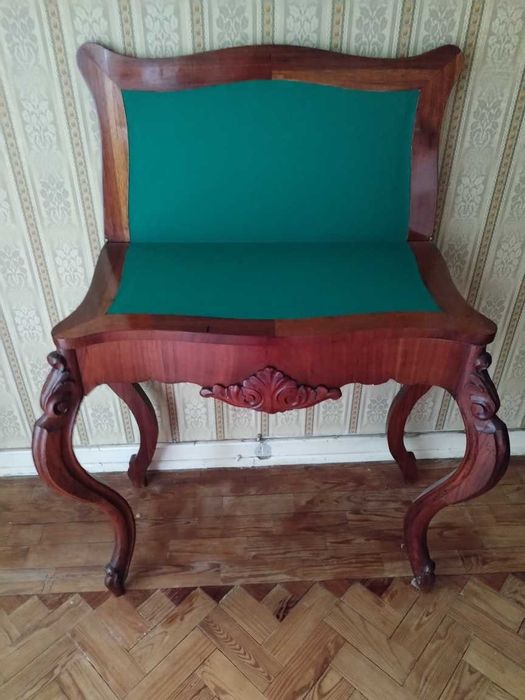 Mesa de jogo antiga dobrável em madeira maciça