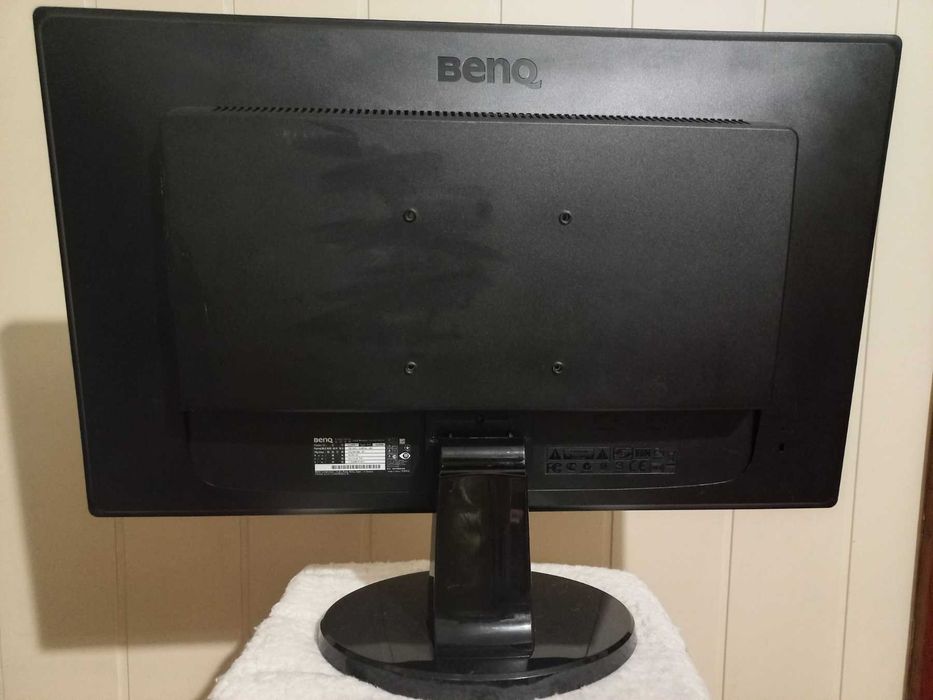 LCD монітори  BenQ GL2450, Fujitsu Siemens L22W-8.