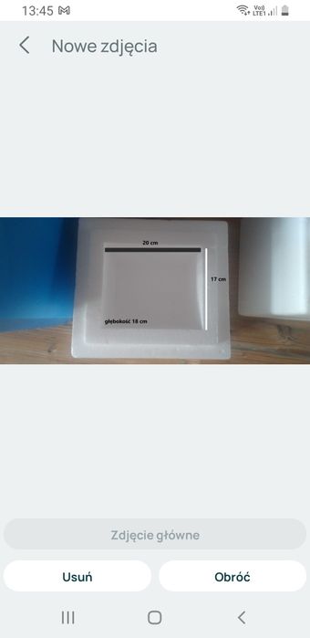 Dwa pudełka styropianowe