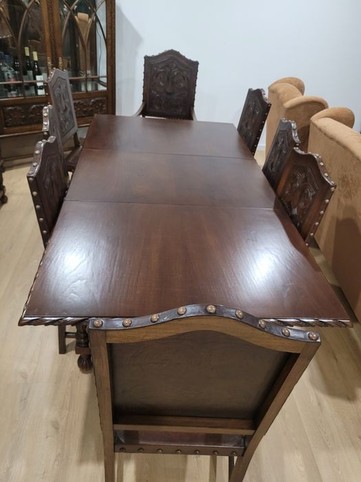 Mesa de jantar com 8 cadeiras - Carvalho maciço – Estilo Renascença