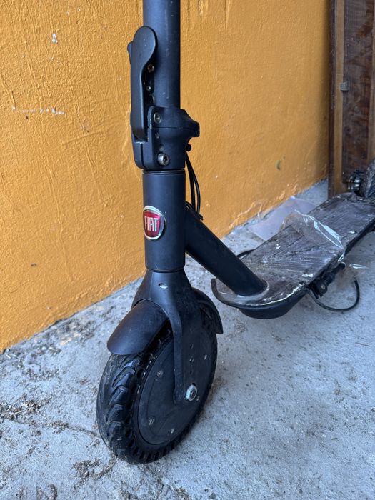 Hulajnoga Fiat 500 uszkodzona