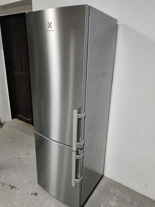 Холодильник Еlektrolux 185 cm. Металік, класний стан