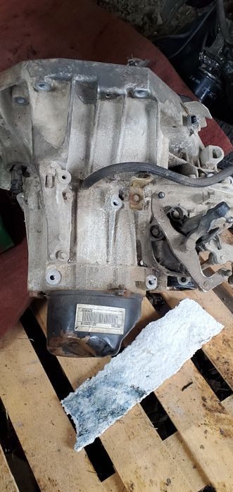 Продам стартер на renault sandero stepway 1.5dci 2019