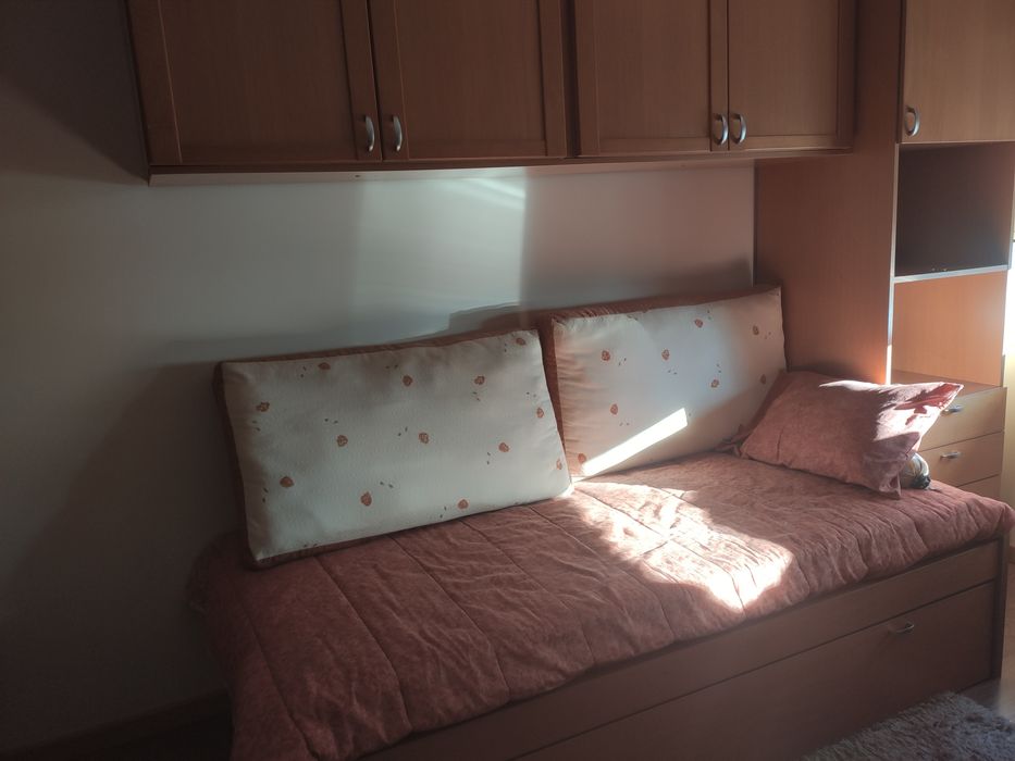 Quarto juvenil ótimo