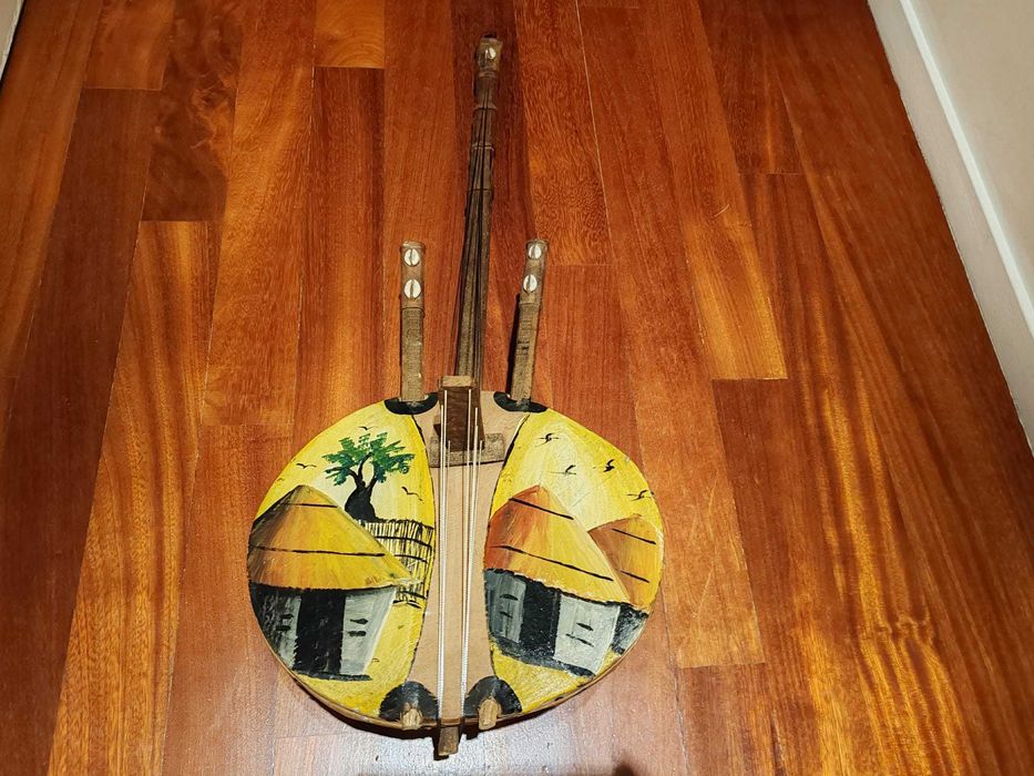 Instrumento musical africano "KORA". Novo. Sem uso.