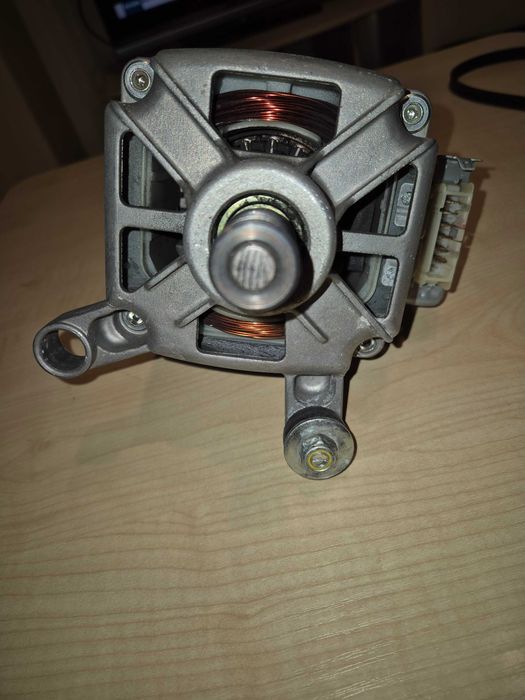 Silnik pralki Candy Hoover 500W + pasek