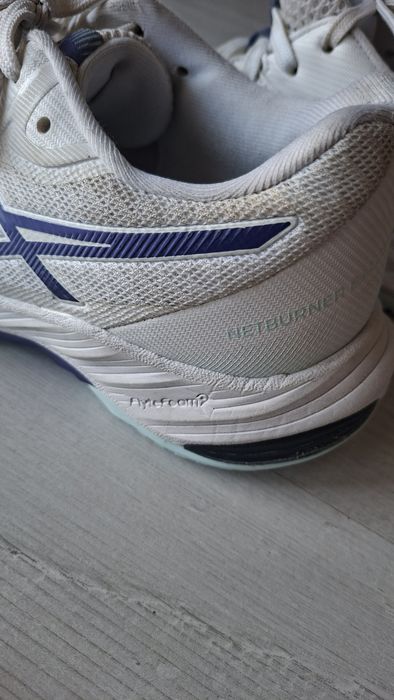 Buty asics sportowe