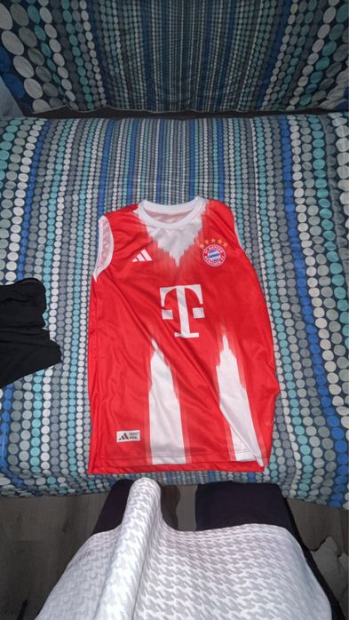 T shirt de futebol con frqse de cria