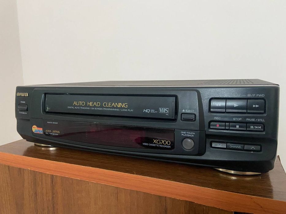 Продам відеомагнітофон б/у