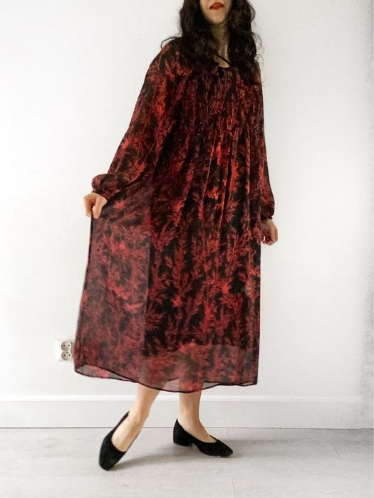 Czarna sukienka maxi w print midi Mango 38 M