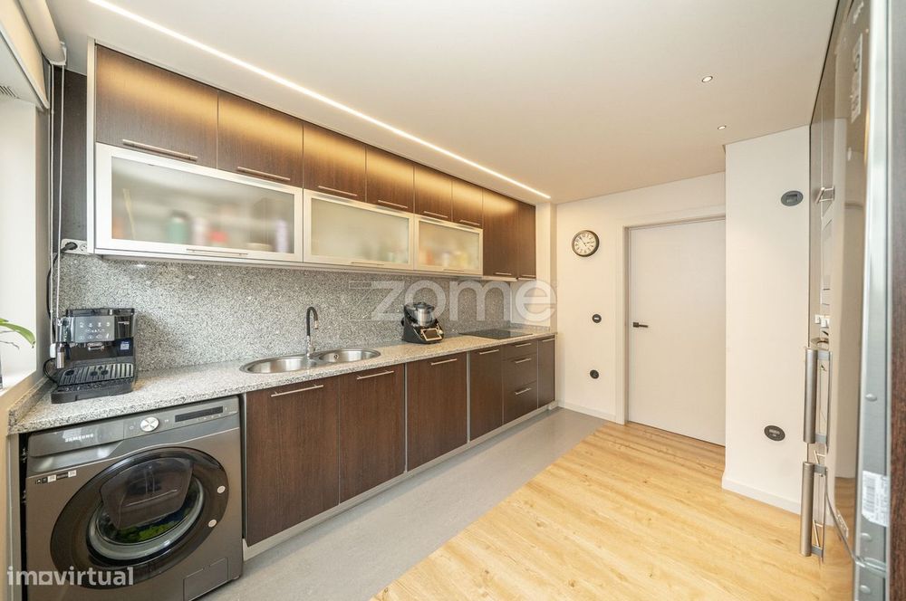 Apartamento T3 Renovado, em Vila de Prado, Vila Verde