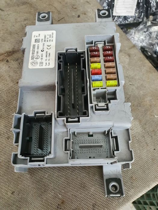 CAIXA FUSIVEIS FIAT 500/ 00518525990