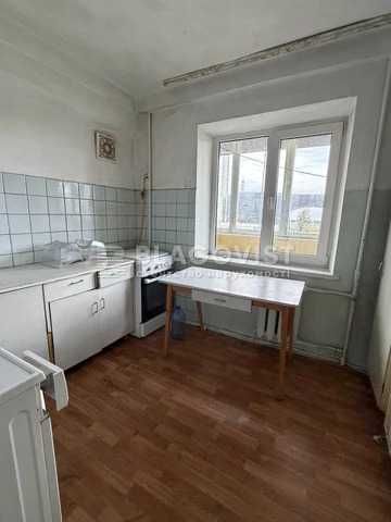 Центр продаж 2к  квартири Палац України