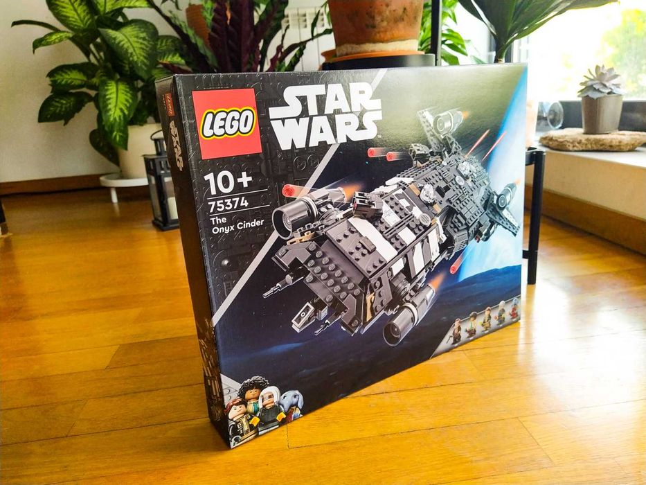 LEGO 75374 Star Wars The Onyx Cinder